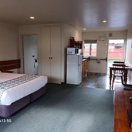 Anatoki Lodge Motel Takaka Bagian luar foto