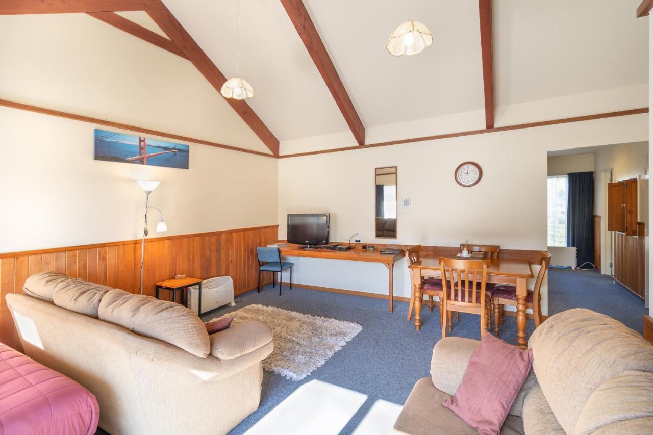 Anatoki Lodge Motel Takaka Bagian luar foto