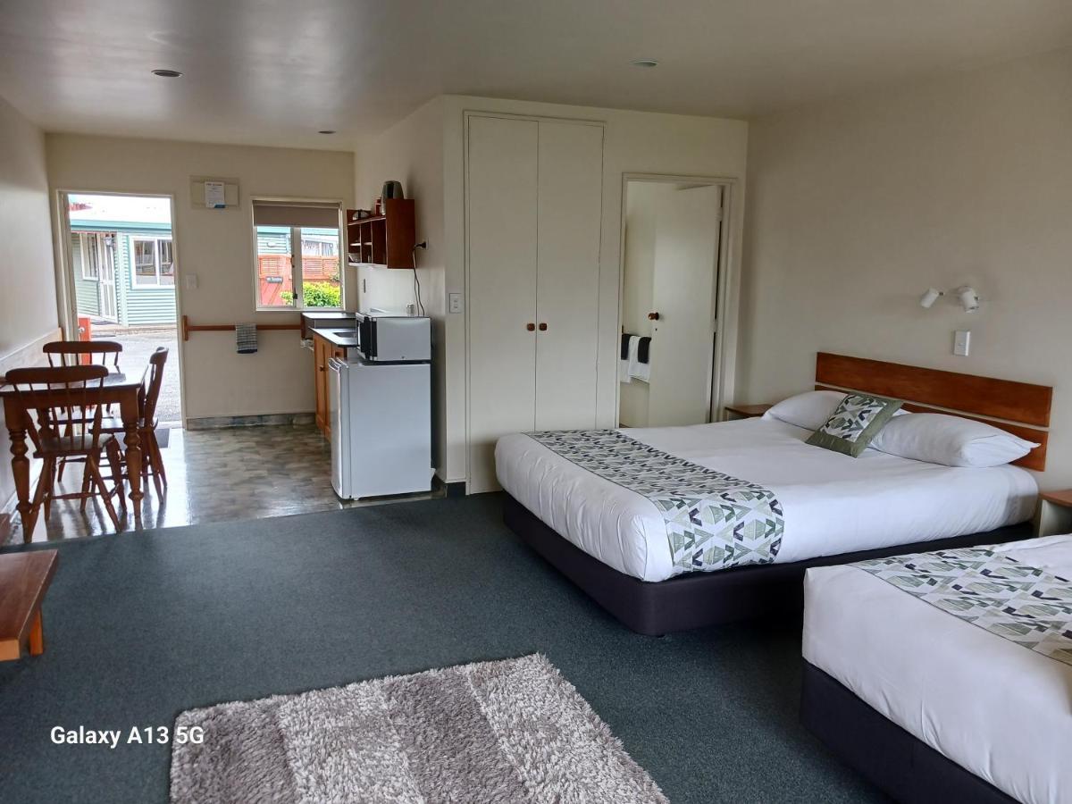 Anatoki Lodge Motel Takaka Bagian luar foto