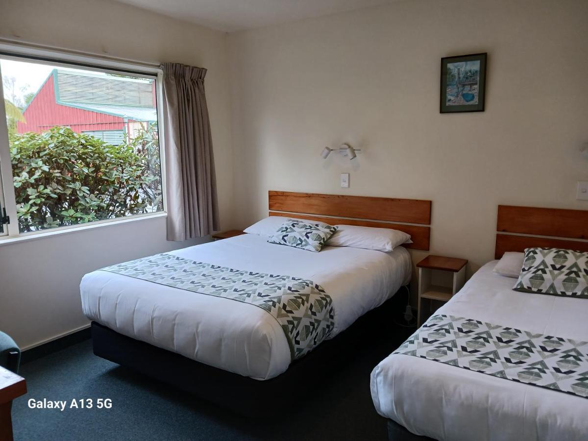 Anatoki Lodge Motel Takaka Bagian luar foto