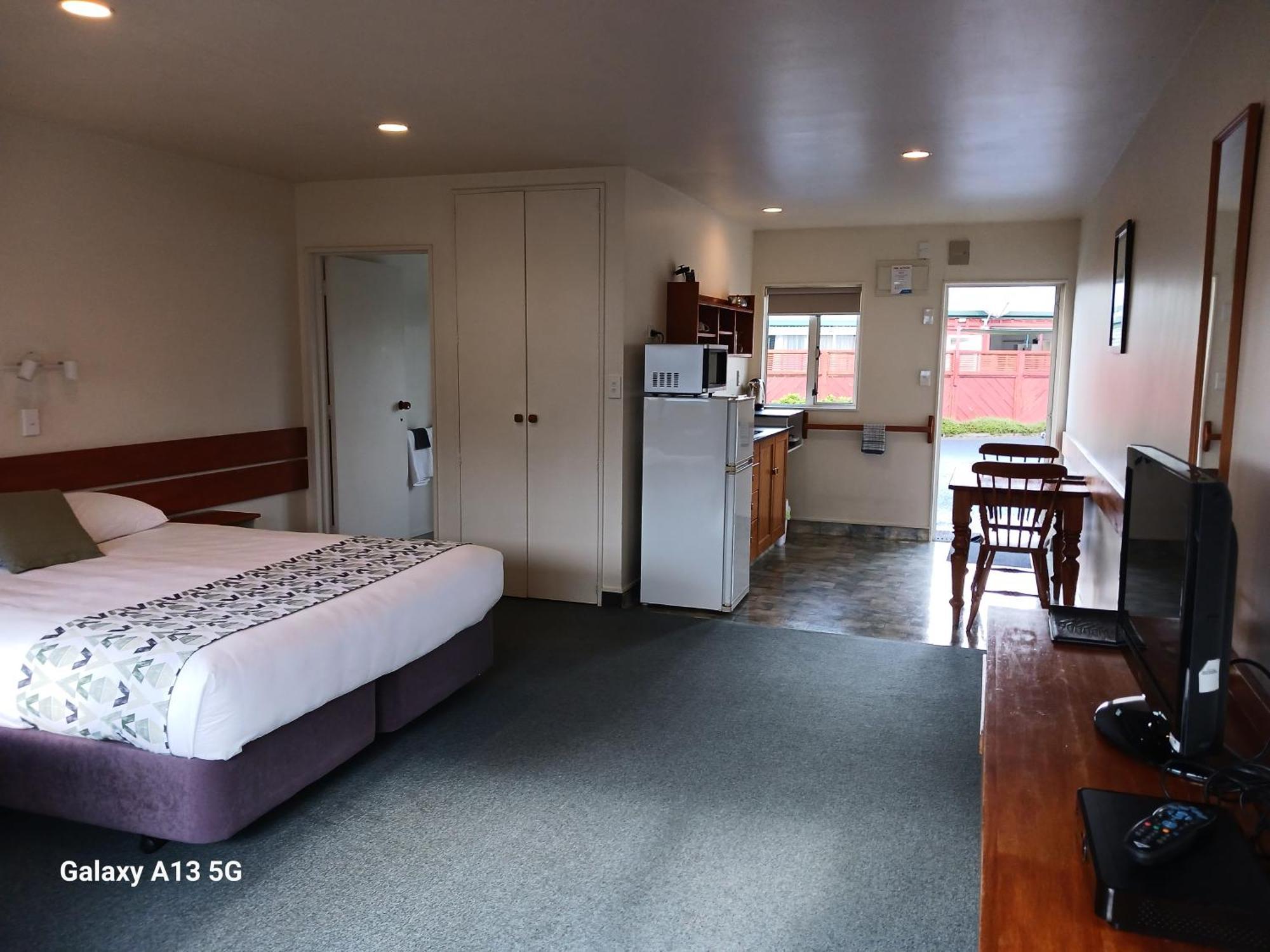 Anatoki Lodge Motel Takaka Bagian luar foto