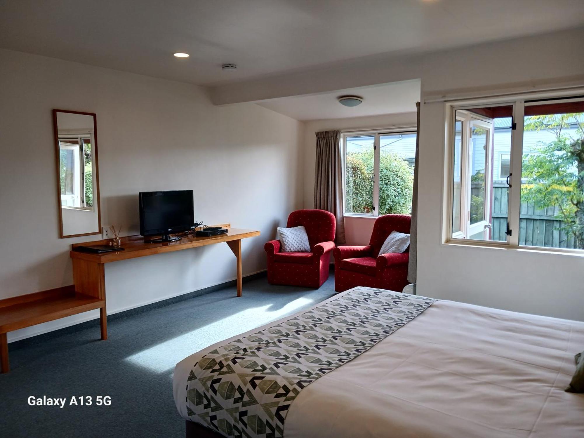 Anatoki Lodge Motel Takaka Bagian luar foto